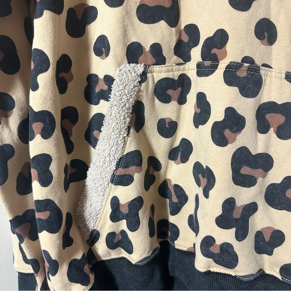 New Like Love Leopard Print Sweatshirt w/Faux Shearling Lined Hoodie Size Small - Picture 5 of 9